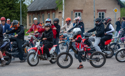 Brauciens uz upi. Foto: Aija Valtmane84